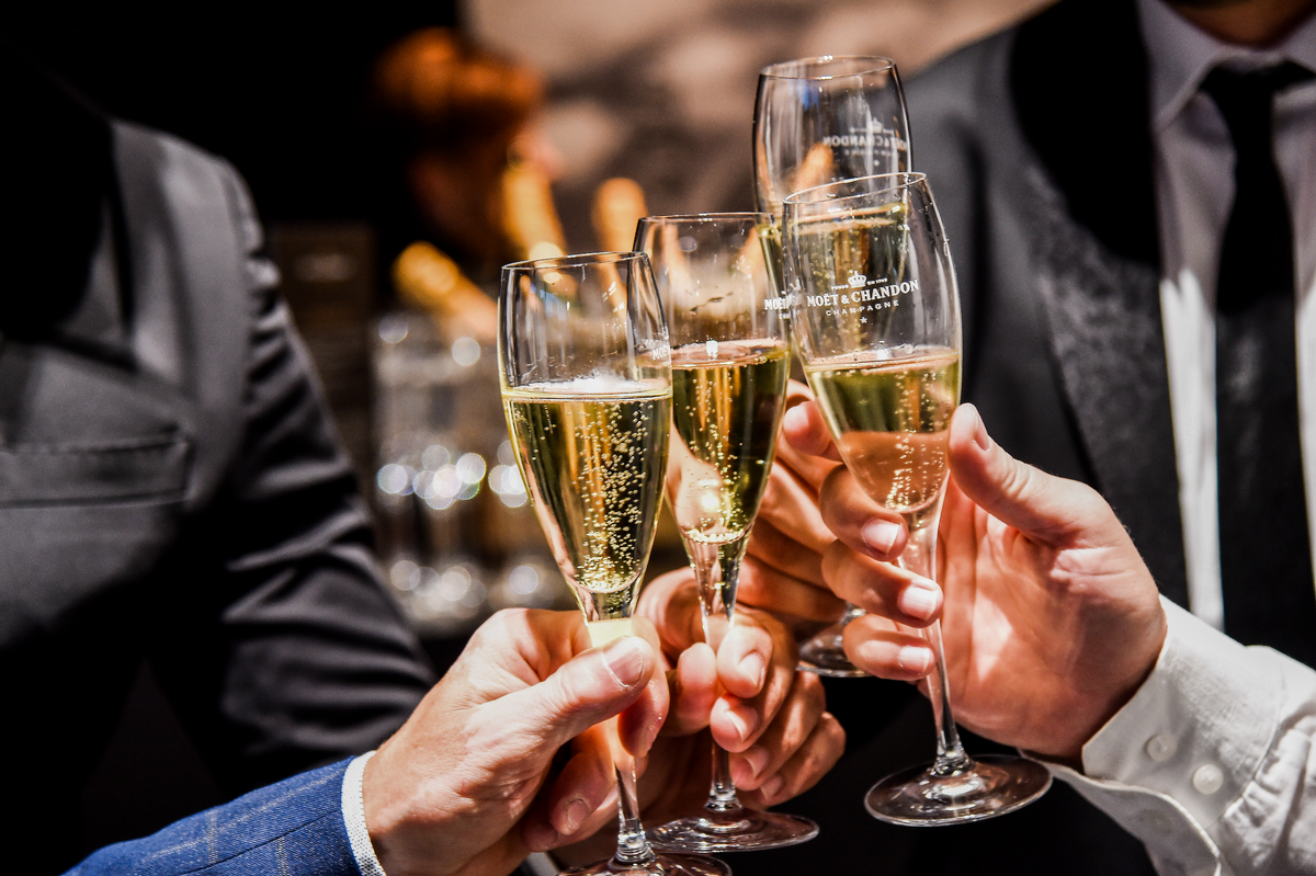 Decoding Champagne's Vintage Magic: Finding the Fizz That Makes You Si ...