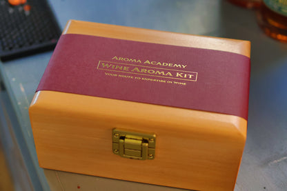 24 arômes de vin - dans une boîte décorative en bois